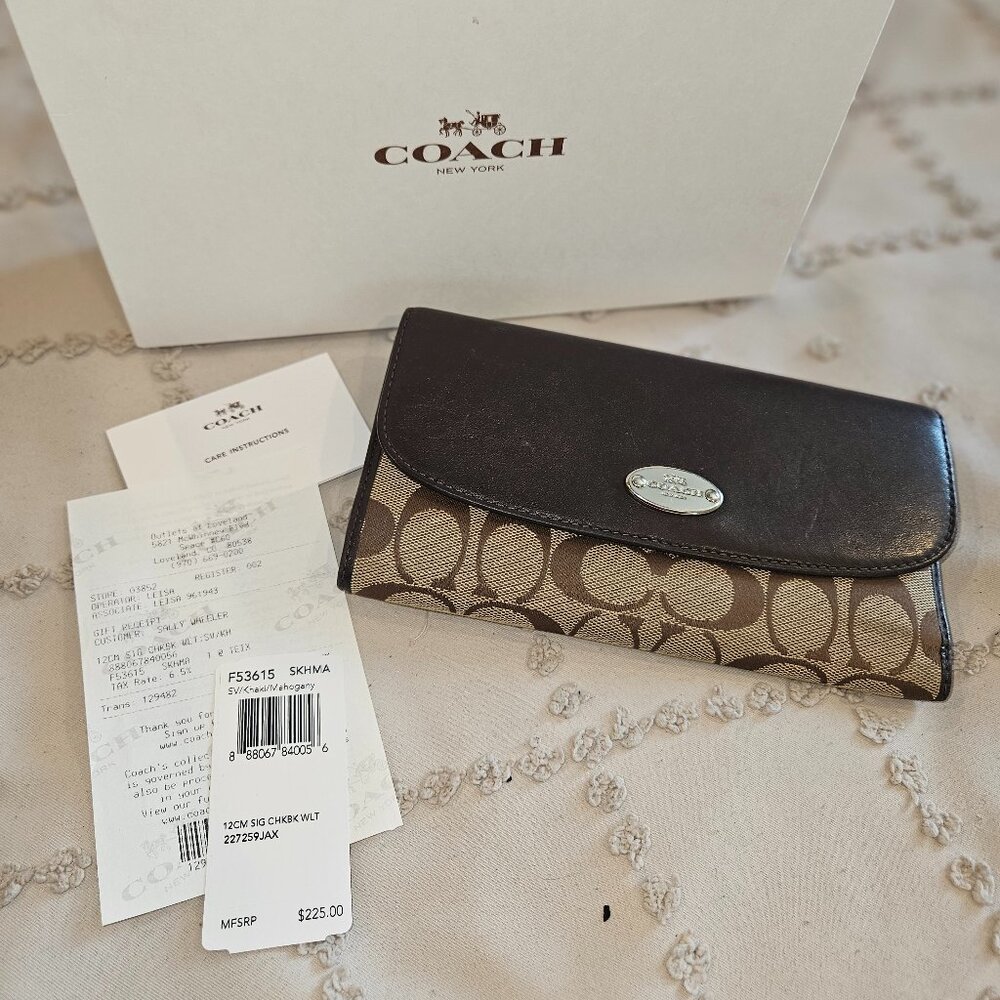 Coach Wallet  Color: SV / Khaki / Mahogany Material: Cream / Tan / Brown